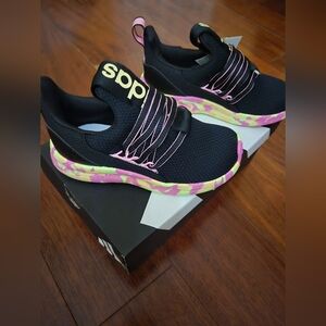 Adids Stylish Black and Pink Kids Shoes Size 11